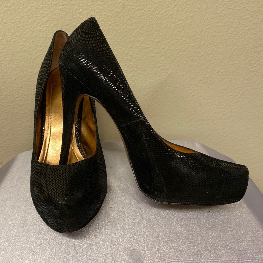BCBG Generation Heels Pump Sz 9.5B BGParade Black Snake Print Platform Pre-Owne.